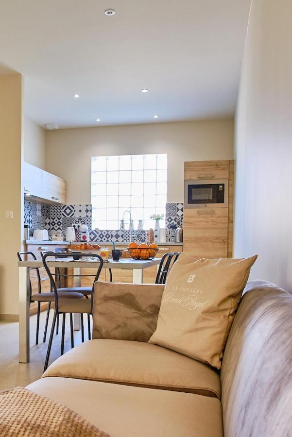 Les Doyennes Bed & Breakfast Brugny-Vaudancourt ภายนอก รูปภาพ